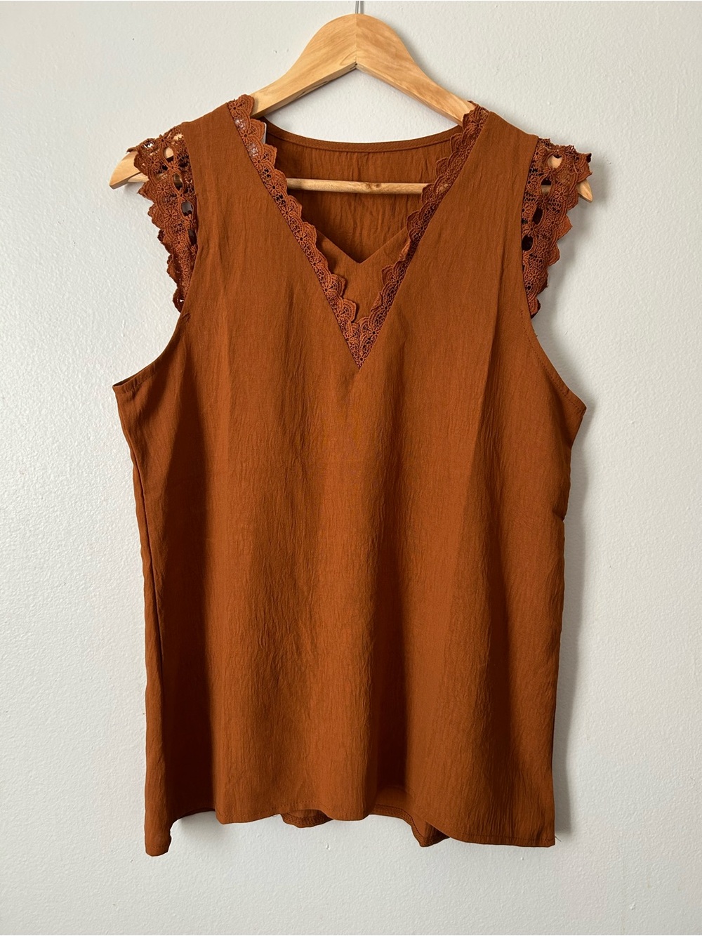 La Mode NWT Rust Brown Crochet Lace V Neck Tank Top Medium Boho